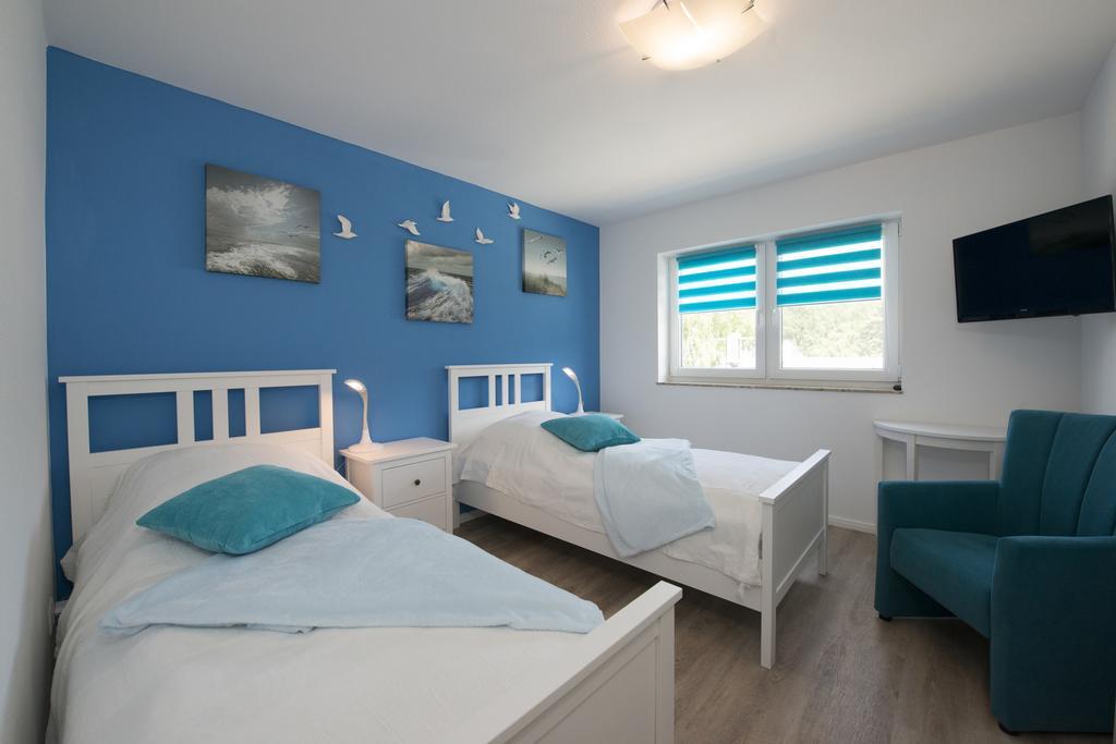 Ferienhaus Kuestensegler Breege Kültér fotó